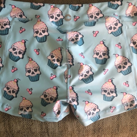Wodbottom 3.5 inch skull cupcake shorts. - Picture 3 of 3
